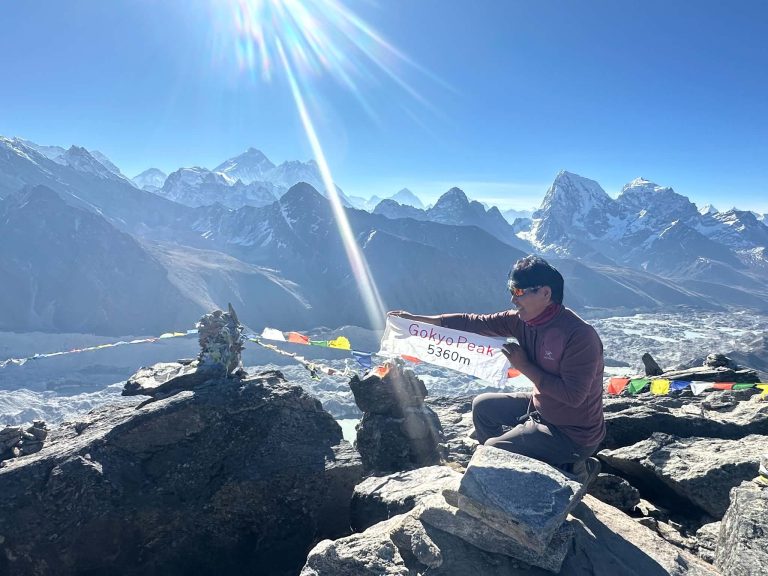 Summit of Gokyo Ri
