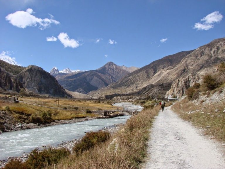 Scenic Trail to Manang
